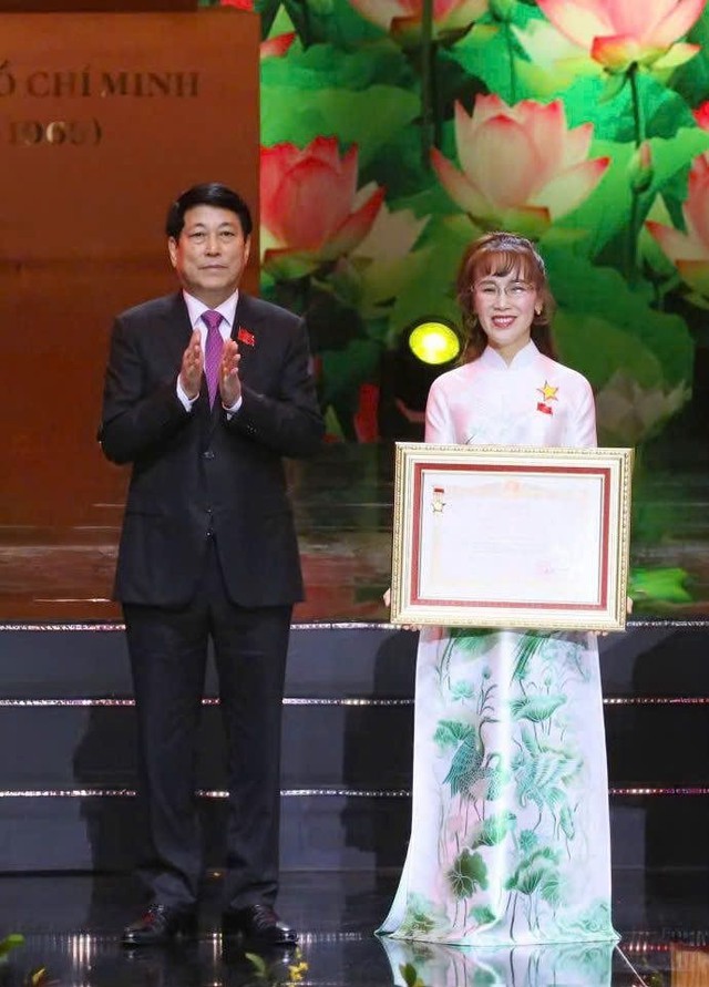 Tiến sĩ Nguyễn Thị Phương Thảo nhận danh hiệu Anh h&ugrave;ng Lao động: Biểu tượng bản lĩnh, kh&aacute;t vọng Việt Nam h&ugrave;ng cường, nh&acirc;n văn v&agrave; hội nhập - Ảnh 1.