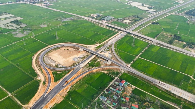 Dấu ấn VINACONEX trên hành trình hoàn thành 3.000 km cao tốc quốc gia- Ảnh 3.