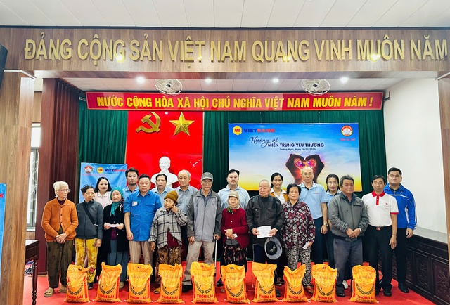 Vietbank triển khai gói tín dụng đồng hành cùng khách hàng khắc phục hậu quả bão lũ - Ảnh 2.