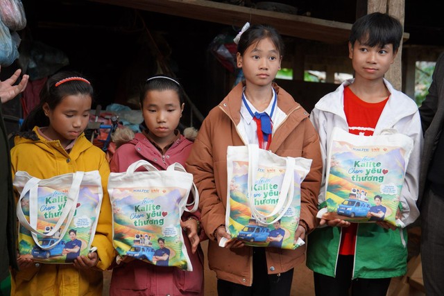 Đại úy Cà Văn Minh: "Cha nuôi" thầm lặng của 15 trẻ mồ côi ở vùng cao Điện Biên- Ảnh 4.