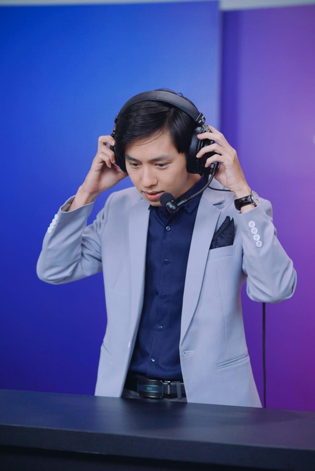 BLV đang viral khắp c&otilde;i mạng những ng&agrave;y gần đ&acirc;y v&igrave; "nh&igrave;n l&eacute;n Faker" l&agrave; ai?- Ảnh 2.