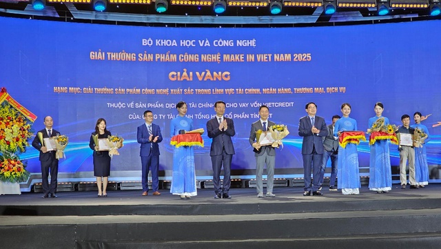 VietCredit tăng trưởng tích cực trong 2025, nhận Giải Vàng Make in Viet Nam- Ảnh 2.