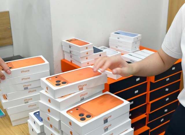 iPhone 17 Pro Max vẫn có giá cao sau gần 3 tháng ra mắt- Ảnh 1.