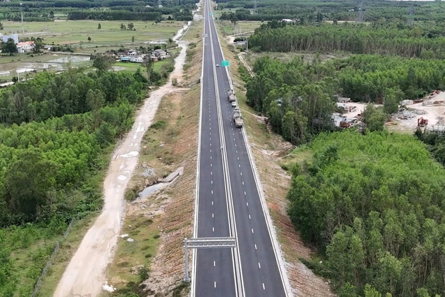 Dự án lớn nhất cao tốc Bắc - Nam do liên danh Đèo Cả thực hiện về đích trước 8 tháng- Ảnh 2.