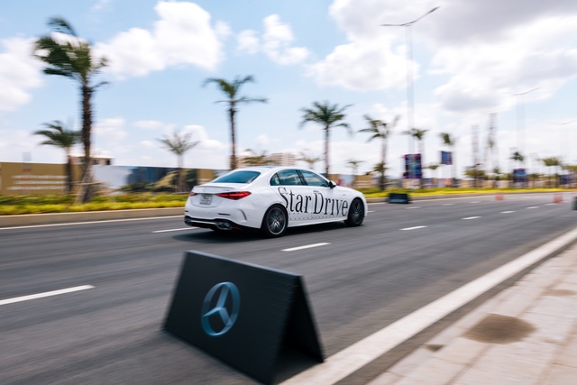 Sự kiện lái thử và trưng bày Mercedes-Benz tại trường đua F1- Ảnh 1.