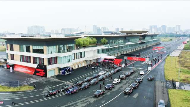 Sự kiện lái thử và trưng bày Mercedes-Benz tại trường đua F1- Ảnh 2.