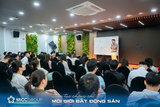 MICC Group lọt top đại lý xuất sắc chủ đầu tư Vinhomes và Masterise Homes - Ảnh 1.