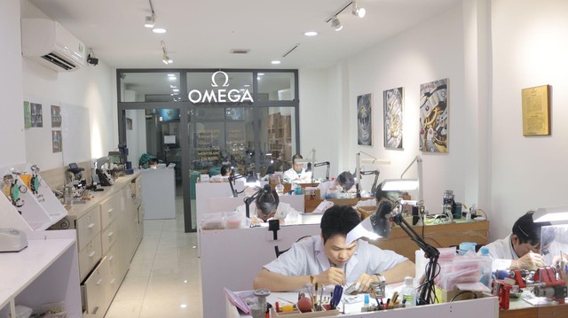 Mua đồng hồ Coach, Lacoste, Tommy Hilfiger, Calvin Klein chính hãng ở đâu?- Ảnh 4.