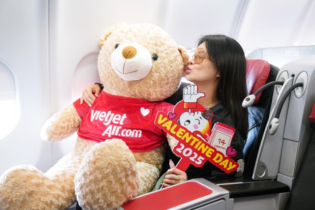 Phi hành đoàn gấu mang Valentine ngọt ngào đến với hành khách bay cùng Vietjet - Ảnh 5.