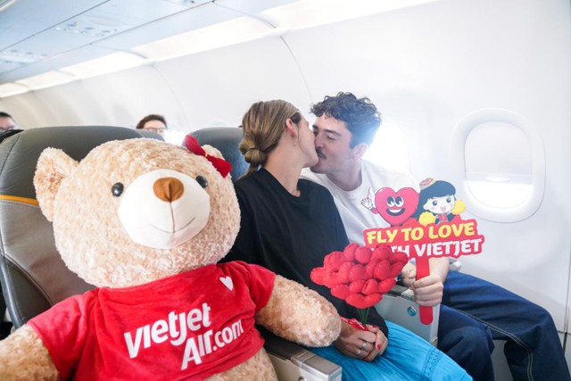 Phi hành đoàn gấu mang Valentine ngọt ngào đến với hành khách bay cùng Vietjet - Ảnh 10.