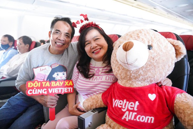 Phi hành đoàn gấu mang Valentine ngọt ngào đến với hành khách bay cùng Vietjet - Ảnh 11.