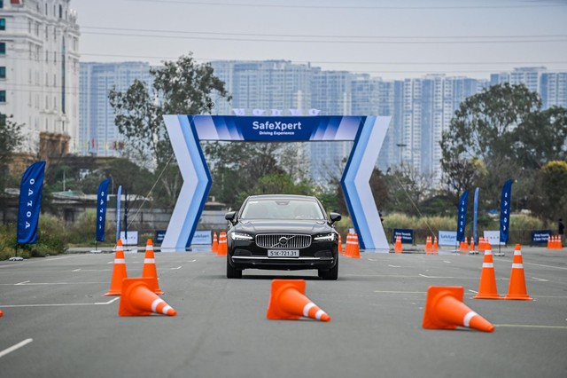 Volvo SafeXpert Driving Experience - sự kiện lái thử lần đầu tiên Volvo tổ chức tại Việt Nam - Ảnh 1.