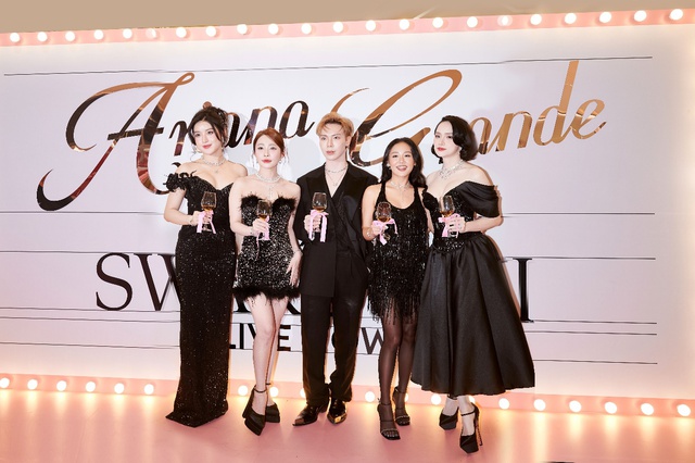 Swarovski thắp sáng Thủ đô Hà Nội bằng không gian pop-up huyền ảo tại TTTM Lotte Mall West Lake - Ảnh 3.