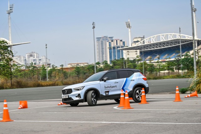 Volvo SafeXpert Driving Experience - sự kiện lái thử lần đầu tiên Volvo tổ chức tại Việt Nam - Ảnh 5.