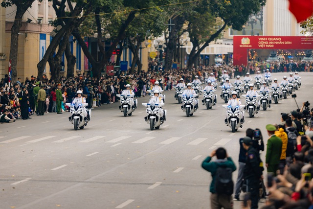 Hơn 150.000 khán giả tham gia chương trình “Vinh quang Công an Nhân dân Việt Nam” - Ảnh 1.