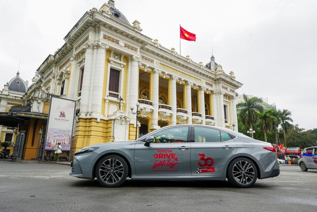 Hơn 5.000km, Toyota Hybrid chứng minh lựa chọn phù hợp cho người Việt - Ảnh 1.