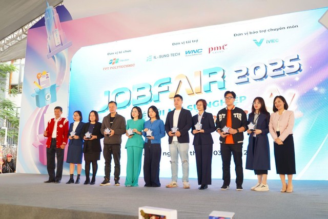 JobFair 2025: Hơn 2.000 vị trí tuyển dụng, lương khởi điểm lên đến 12 triệu đồng cho sinh viên FPT Polytechnic - Ảnh 2.