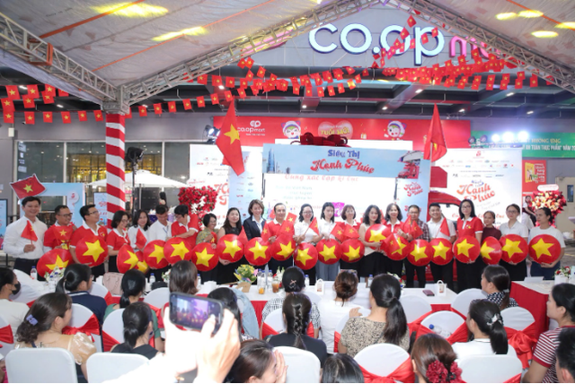 Co.opmart, Co.opXtra mừng tuổi 29, giảm "nửa" giá hàng ngàn sản phẩm thiết yếu- Ảnh 4. Co.opmart, Co.opXtra mừng tuổi 29, giảm "nửa" giá hàng ngàn sản phẩm thiết yếu- Ảnh 4.