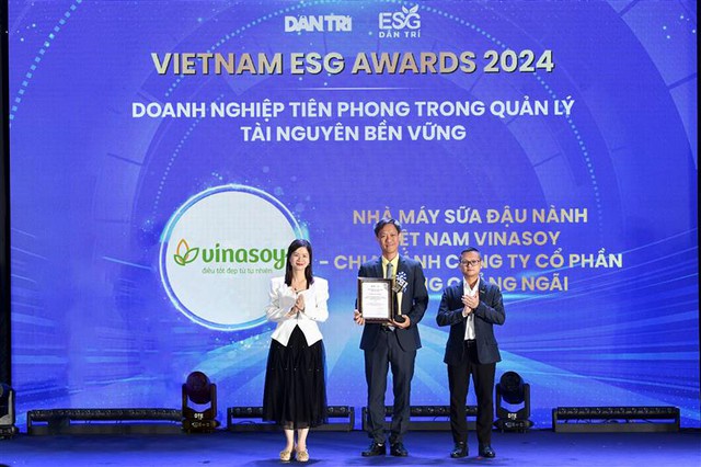 Vinasoy được vinh danh "Doanh nghiệp tiên phong trong quản lý tài nguyên bền vững"- Ảnh 3. Vinasoy được vinh danh "Doanh nghiệp tiên phong trong quản lý tài nguyên bền vững"- Ảnh 3.