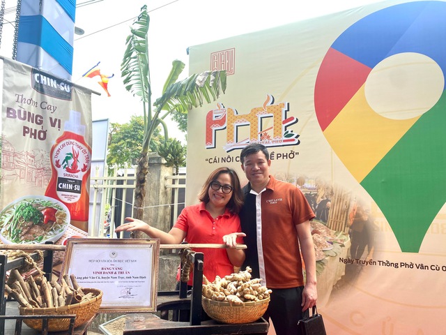 Văn hoá truyền thống tái hiện qua bát phở hội làng Vân Cù: Chiêu đãi 6.000 bát phở cho du khách, tôn vinh ẩm thực Việt- Ảnh 4.