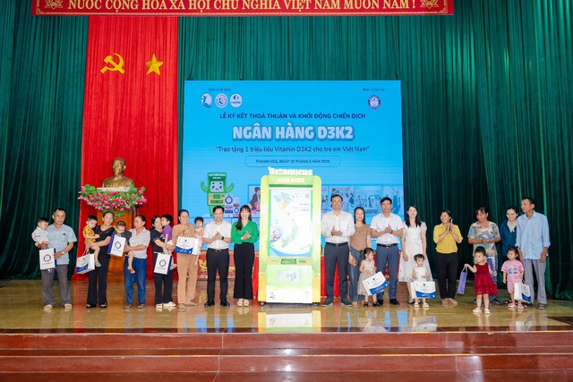 Cùng "Ngân hàng D3K2" tặng 11.000 lọ BioAmicus D3K2 cho trẻ em Việt- Ảnh 1.