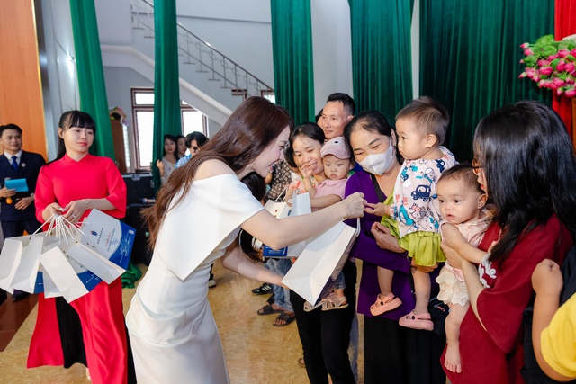 Cùng "Ngân hàng D3K2" tặng 11.000 lọ BioAmicus D3K2 cho trẻ em Việt- Ảnh 3.