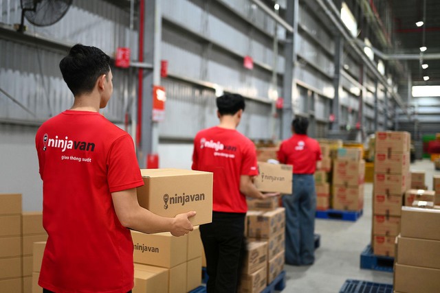 Ninja Van đẩy mạnh triển khai dịch vụ tiếp hàng Ninja B2B- Ảnh 1. Ninja Van đẩy mạnh triển khai dịch vụ tiếp hàng Ninja B2B- Ảnh 1.