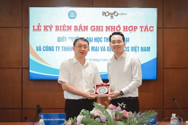 Panda Uniform ký kết chiến lược với Trường Đại học Thương Mại- Ảnh 1. Panda Uniform ký kết chiến lược với Trường Đại học Thương Mại- Ảnh 1.