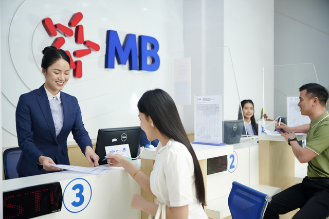 MB sẽ tạm dừng giao dịch điện tử với doanh nghiệp chưa định danh sinh trắc học từ 1/7/2025- Ảnh 2. MB sẽ tạm dừng giao dịch điện tử với doanh nghiệp chưa định danh sinh trắc học từ 1/7/2025- Ảnh 2.