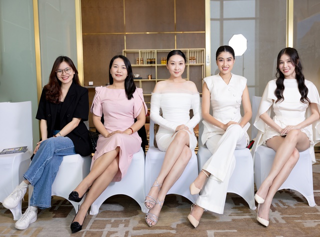 Lớp học nghi thức kinh doanh: Xu hướng mới của giới doanh nhân - Ảnh 1. Lớp học nghi thức kinh doanh: Xu hướng mới của giới doanh nhân - Ảnh 1.