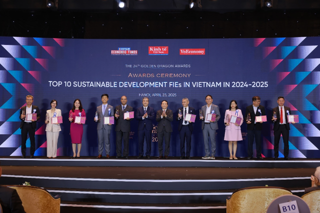 Công ty Coca-Cola Việt Nam được vinh danh tại giải thưởng Rồng Vàng 2025 - Ảnh 1. Công ty Coca-Cola Việt Nam được vinh danh tại giải thưởng Rồng Vàng 2025 - Ảnh 1.