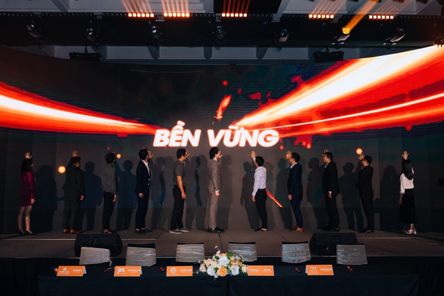 Fidovn - Top 10 thương hiệu dẫn đầu Việt Nam & Môi trường làm việc tốt nhất 2025- Ảnh 2.