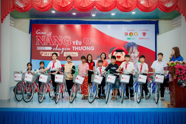 10 Hành trình – Một tấm lòng: 247Express và dấu ấn “Giao Nắng, Chuyển Yêu Thương”- Ảnh 1. 10 Hành trình – Một tấm lòng: 247Express và dấu ấn “Giao Nắng, Chuyển Yêu Thương”- Ảnh 1.