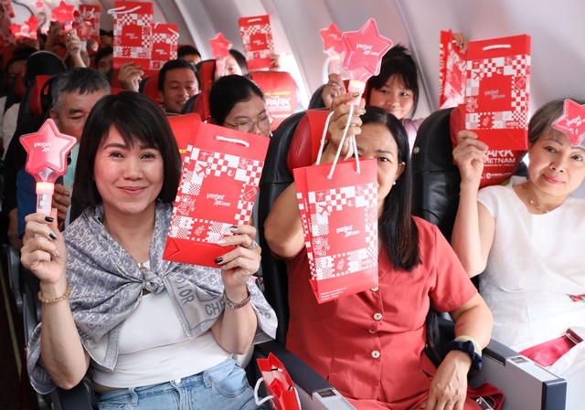 Trải nghiệm kh&ocirc;ng kh&iacute; đại nhạc hội ngay từ chuyến bay Vietjet đến K-Star Spark H&agrave; Nội - Ảnh 9.
