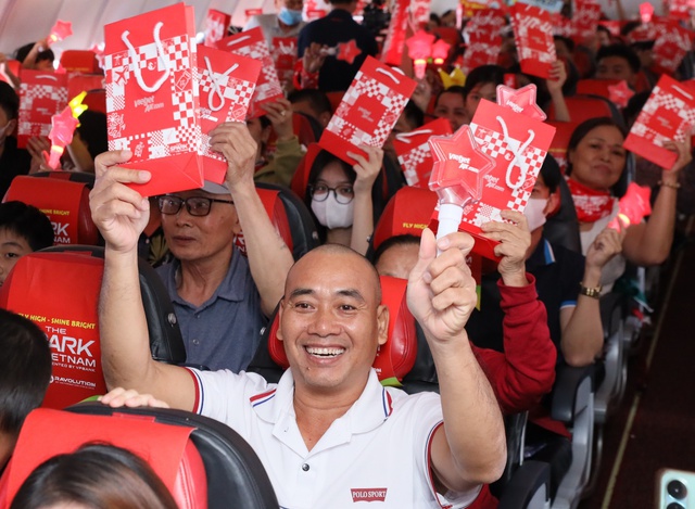 Trải nghiệm kh&ocirc;ng kh&iacute; đại nhạc hội ngay từ chuyến bay Vietjet đến K-Star Spark H&agrave; Nội - Ảnh 10.