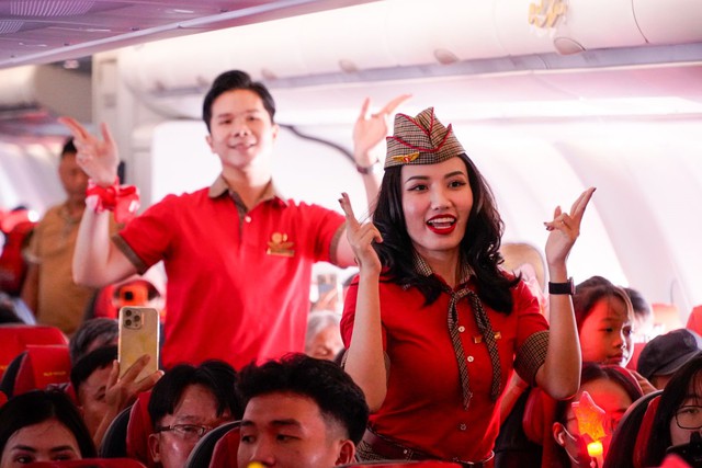 Trải nghiệm kh&ocirc;ng kh&iacute; đại nhạc hội ngay từ chuyến bay Vietjet đến K-Star Spark H&agrave; Nội - Ảnh 3.