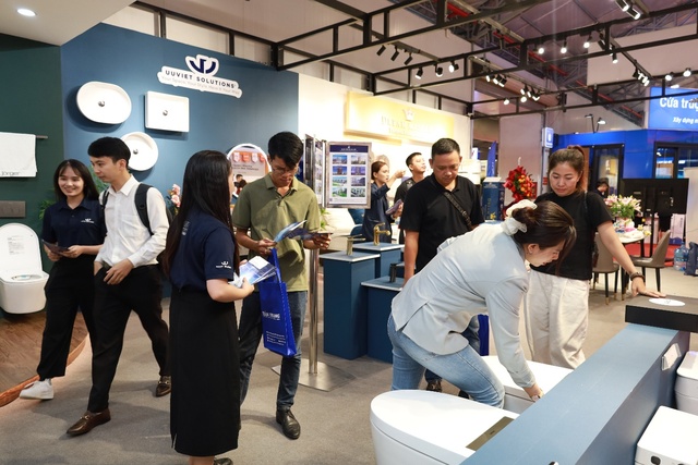 Khám phá gian hàng nệm lò xo túi cao cấp tại Vietbuild 2025- Ảnh 1.