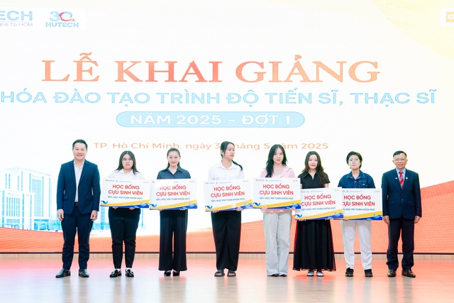 HUTECH khai giảng chương trình Sau đại học đợt 1 năm 2025, nhận hồ sơ đợt 2 đến 4/9- Ảnh 2.