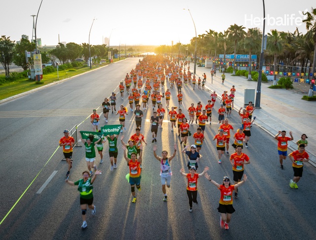 Herbalife Việt Nam tiếp tục đồng hành cùng VnExpress Marathon Hạ Long 2025- Ảnh 7. Herbalife Việt Nam tiếp tục đồng hành cùng VnExpress Marathon Hạ Long 2025- Ảnh 7.