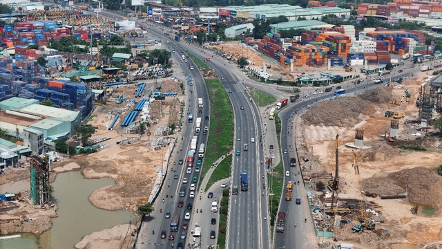 4 hạ tầng “về đích” năm 2025 và cú hích cho thị trường địa ốc- Ảnh 2. 4 hạ tầng “về đích” năm 2025 và cú hích cho thị trường địa ốc- Ảnh 2.