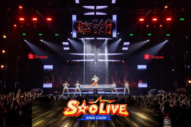 Sân khấu Sao Live Đỉnh Chóp: Minh Hằng múa mưa slay hết nấc, Bùi Lan Hương và Dương Hoàng Yến khoe vocal đỉnh cao- Ảnh 7. Sân khấu Sao Live Đỉnh Chóp: Minh Hằng múa mưa slay hết nấc, Bùi Lan Hương và Dương Hoàng Yến khoe vocal đỉnh cao- Ảnh 7.