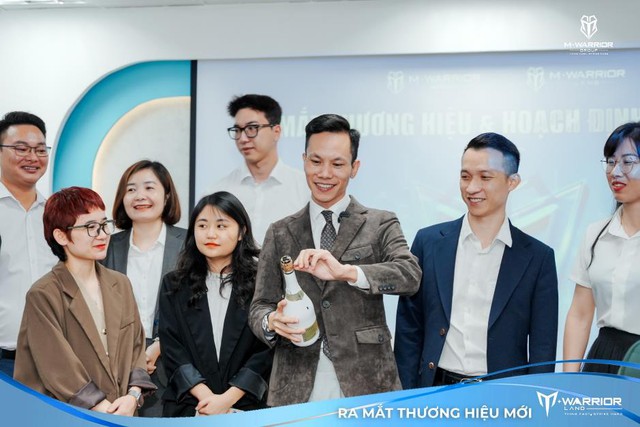M.Warrior ra mắt thương hiệu: khẳng định tầm vóc, khát vọng vươn xa - Ảnh 3. M.Warrior ra mắt thương hiệu: khẳng định tầm vóc, khát vọng vươn xa - Ảnh 3.