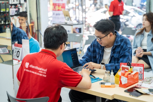 Điện Thoại Vui giảm thêm 10% phí sửa chữa laptop, điện thoại mùa tựu trường- Ảnh 1.
