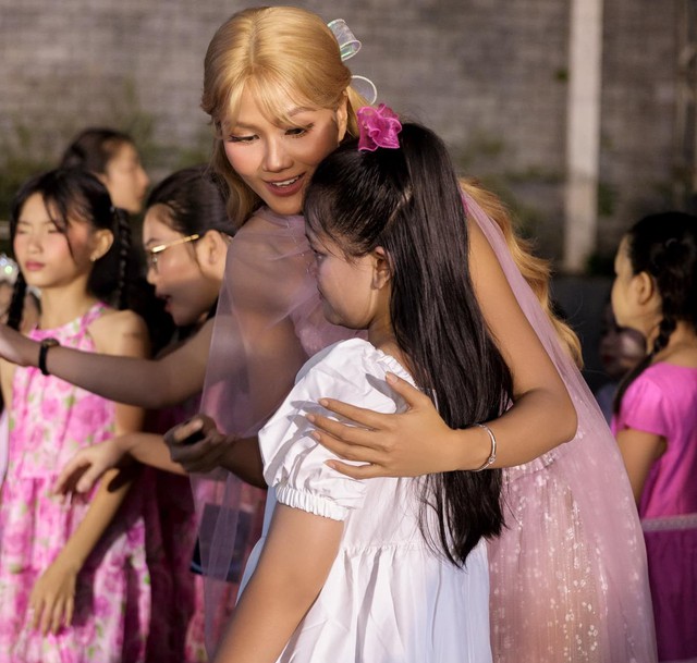 Hoa hậu H’Hen Niê muốn truyền cảm xúc tích cực đến con từ các sự kiện cộng đồng- Ảnh 3.