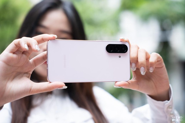 Galaxy A56 5G màu hồng mới: Khẳng định vị thế tiên phong trong thiết kế và công nghệ- Ảnh 9.
