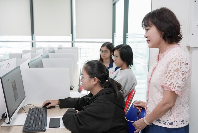 Hàng loạt chính sách hỗ trợ của UEF dành cho thí sinh trước khi vào đại học- Ảnh 2.