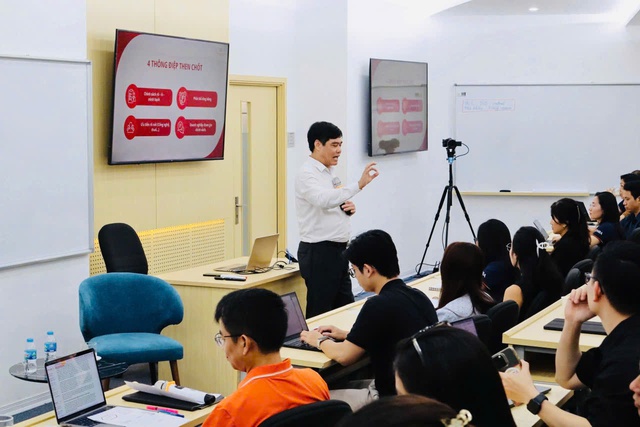 FSB tổ chức hội thảo “Bộ Tứ Nghị Quyết” – Gợi mở chiến lược đột phá cho lãnh đạo doanh nghiệp- Ảnh 1.