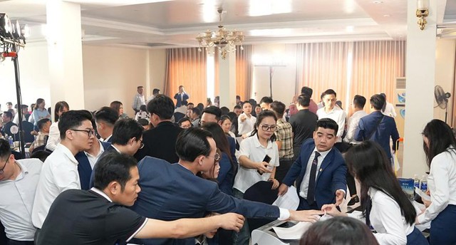 Chủ đầu tư Bắc Thăng Long - Thành Đồng bàn giao sổ đỏ cho cư dân City Rise- Ảnh 2.