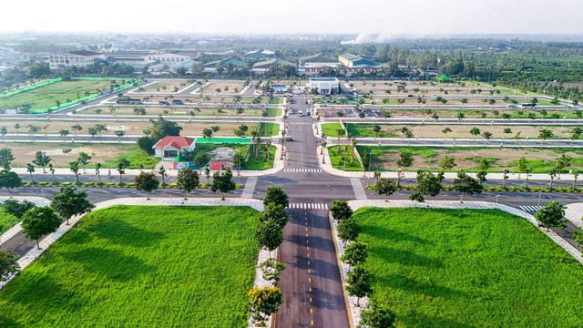 Vành đai 4 TP.HCM tổng lực thi công: Khai mở kỷ nguyên đô thị hóa tại Bến Lức- Ảnh 1. Vành đai 4 TP.HCM tổng lực thi công: Khai mở kỷ nguyên đô thị hóa tại Bến Lức- Ảnh 1.