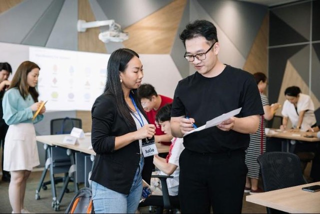 Đến nhân sự cứng cũng phải phòng thủ trước bão cắt giảm nhân sự - Ảnh 1.